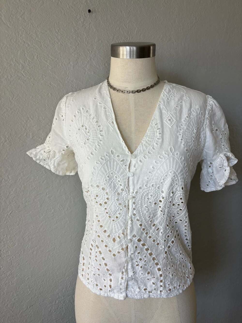 Adiva White Eyelet Button-Down V-Neck Short Sleeve Blouse